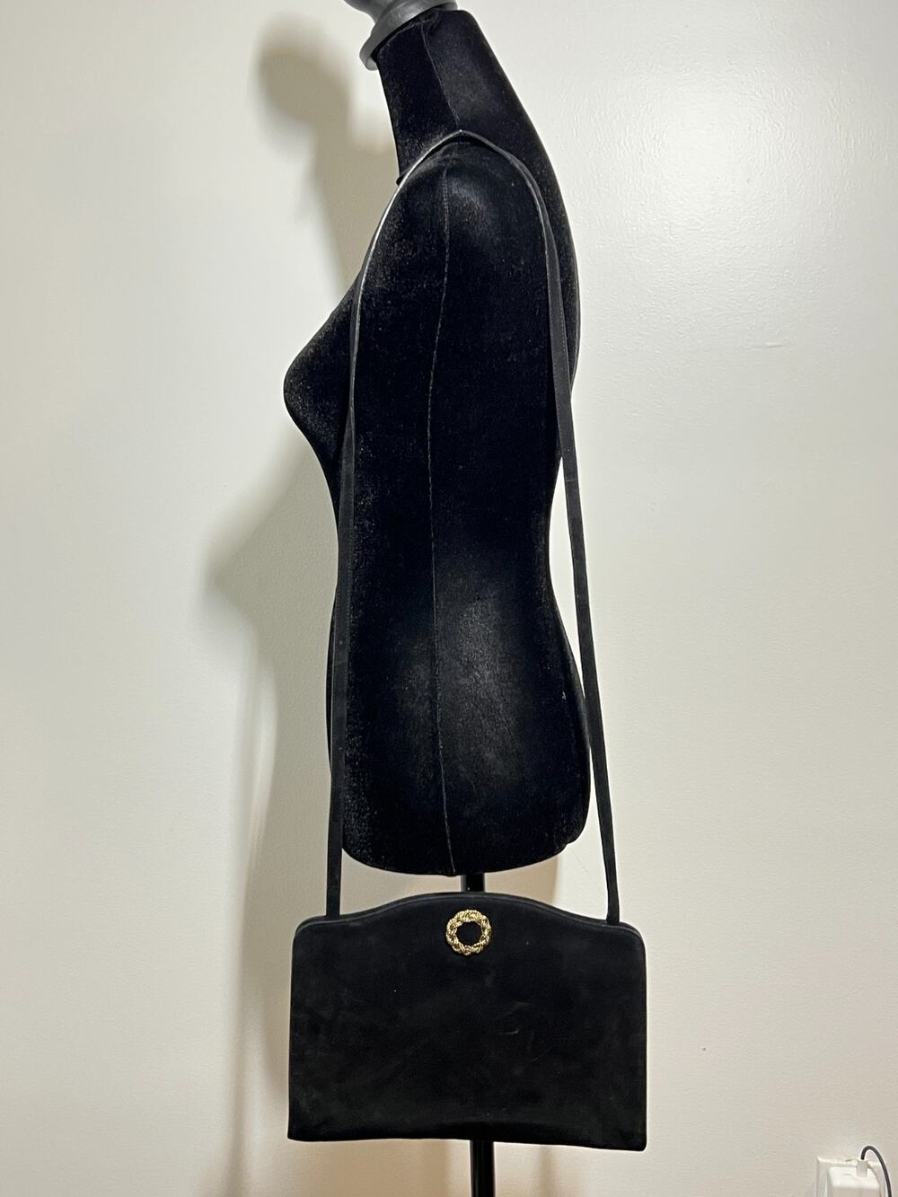 VTG Ferragamo Black Suede Velvet Convertible Clutch Shoulder Bag Gold Knot